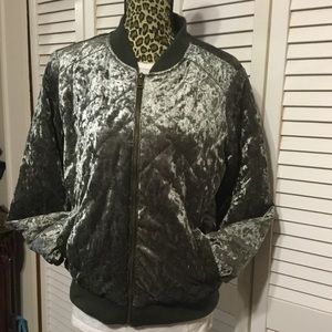 Bomber style jacket, quilted.